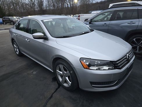 Used 2013 Volkswagen Passat 2.5 SE image 4