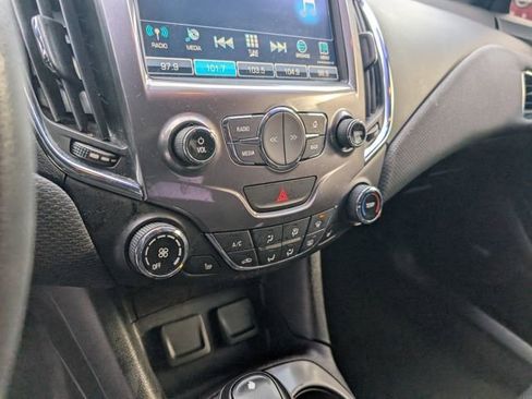 Used 2017 Chevrolet Cruze LT w/ Sun And Sound Package image 21