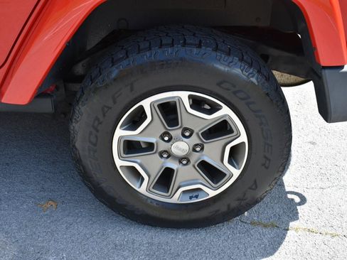 Used 2014 Jeep Wrangler Unlimited Rubicon w/ Connectivity Group AWD/4WD image 31