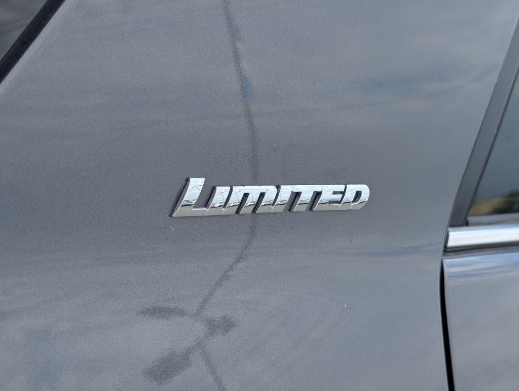 Used 2023 Toyota 4Runner Limited AWD/4WD image 5