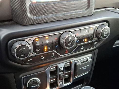 Certified 2022 Jeep Wrangler Unlimited Sport image 15