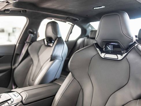 Used 2025 BMW M5 w/ Carbon Package image 19