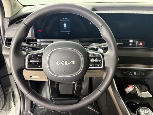New 2026 Kia Carnival EX FWD image 22