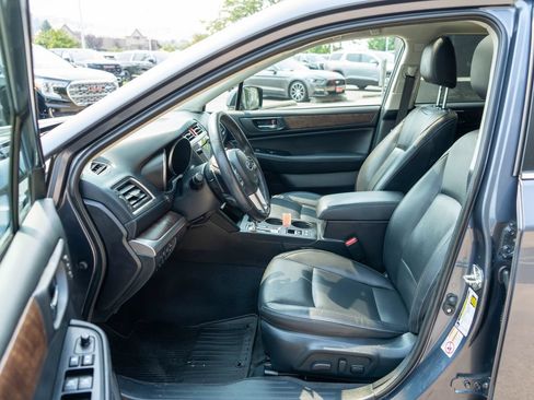 Used 2017 Subaru Outback 2.5i Limited AWD/4WD image 11