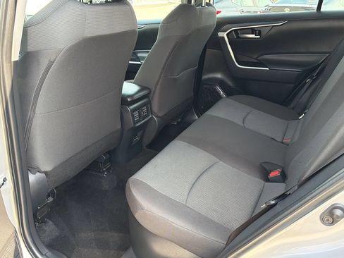 Used 2025 Toyota RAV4 XLE AWD/4WD image 16