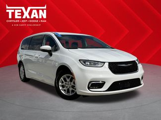 Used 2023 Chrysler Pacifica Touring-L video 1