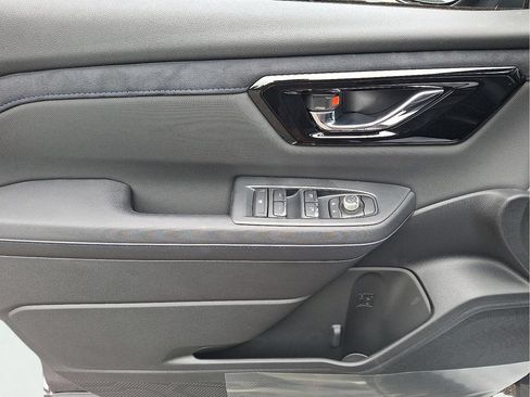 Used 2025 Subaru Forester Limited AWD/4WD image 8