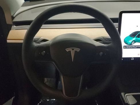 Used 2023 Tesla Model Y Long Range AWD/4WD image 28