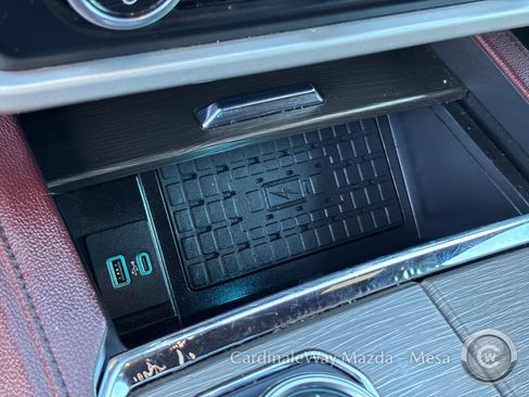 Used 2024 Ford Expedition Limited image 25