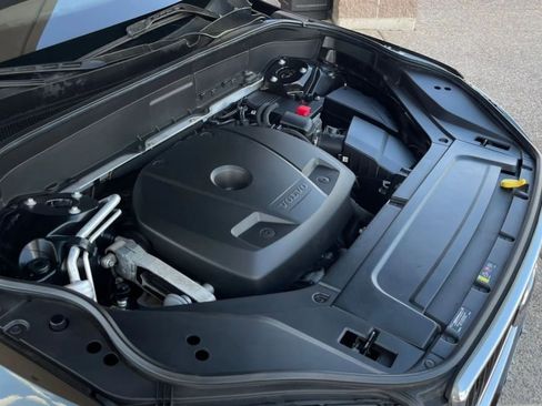 Used 2016 Volvo XC90 T6 Momentum w/ Momentum Plus Package image 29