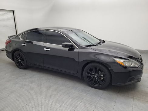 Used 2018 Nissan Altima 2.5 SR w/ SR Midnight Edition FWD image 11