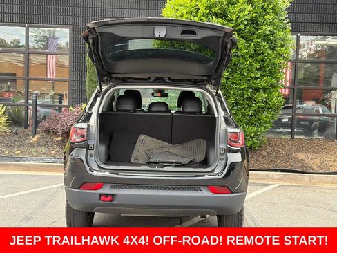Used 2022 Jeep Compass Trailhawk w/ Trailhawk Convenience Group AWD/4WD image 17