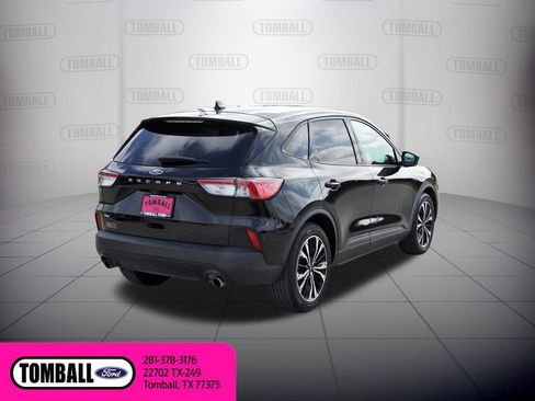 Certified 2022 Ford Escape SE w/ SE Sport Appearance Package FWD image 8