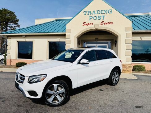Used 2019 Mercedes-Benz GLC 300 4MATIC image 3