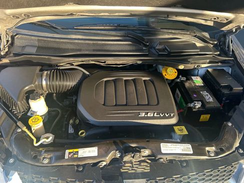 Used 2016 Dodge Grand Caravan American Value Package image 18