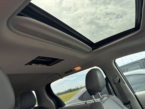 Used 2022 Toyota Sienna XLE AWD/4WD image 9