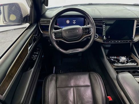 Used 2022 Jeep Grand Wagoneer Series II w/ Convenience Group III image 27