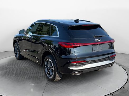 Used 2025 Audi Q5 Premium w/ Convenience Package AWD/4WD image 5