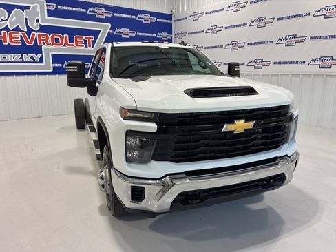 Used 2024 Chevrolet Silverado 3500 W/T w/ WT Convenience Package AWD/4WD image 9