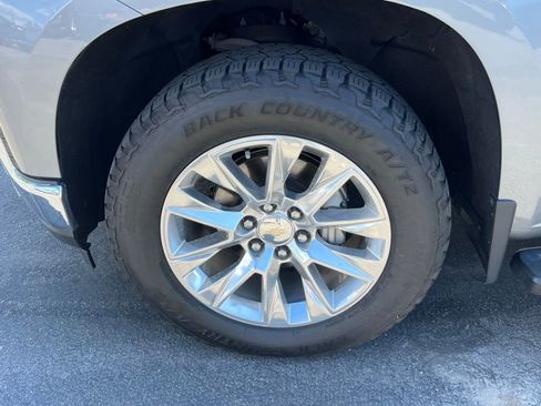 Used 2020 Chevrolet Silverado 1500 LTZ w/ LTZ Premium Package AWD/4WD image 14