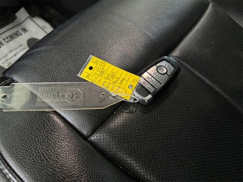 Used 2021 Ford F350 Lariat w/ Tremor Off-Road Package image 32