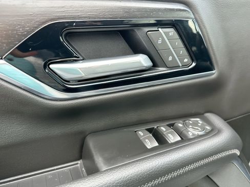 Certified 2025 GMC Yukon XL Denali image 13