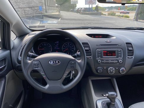Used 2015 Kia Forte LX FWD image 23