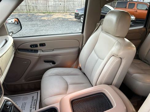 Used 2004 Chevrolet Tahoe Z71 w/ Z71 Preferred Equipment Group image 8