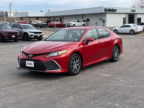 Used 2024 Toyota Camry XLE image 7