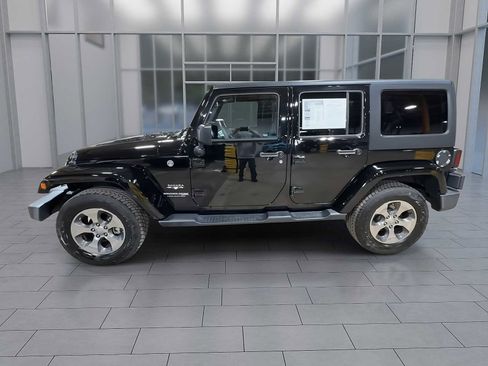 Used 2018 Jeep Wrangler Unlimited Sahara image 9