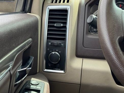 Used 2013 RAM 1500 Classic SLT w/ Premium Display Pkg AWD/4WD image 32