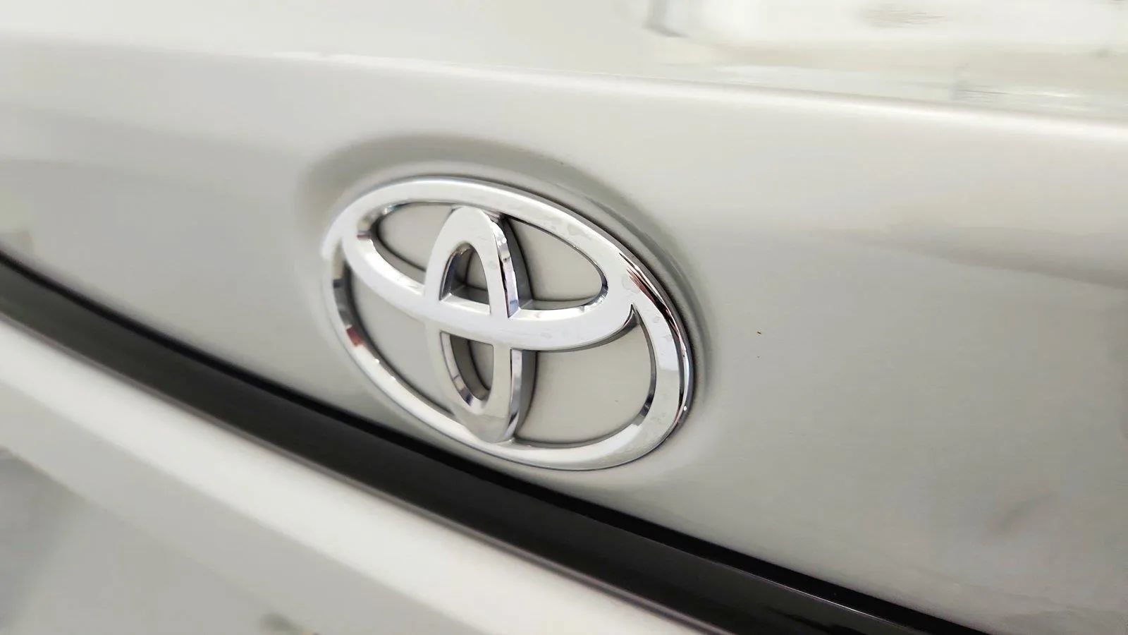 Used 2025 Toyota Corolla LE FWD image 33