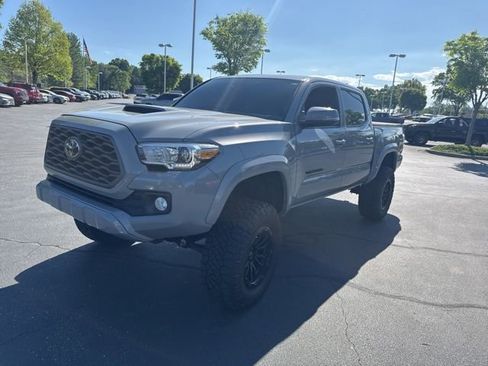 Used 2020 Toyota Tacoma TRD Sport w/ Technology Package image 8
