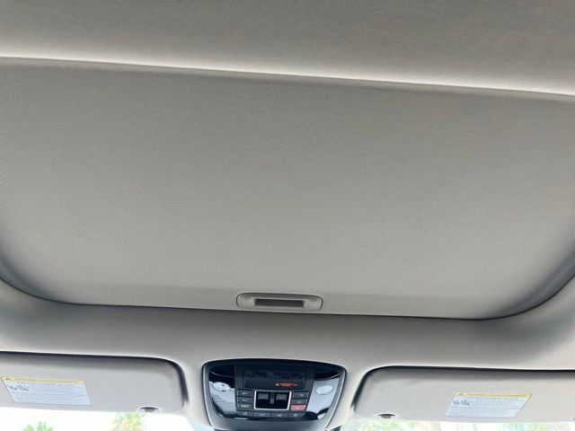New 2026 Kia Carnival SX w/ SX Dark Edition Package FWD image 27