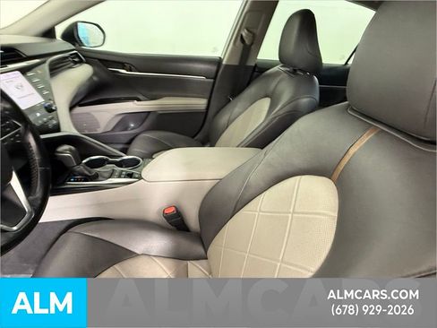 Used 2019 Toyota Camry XLE image 21