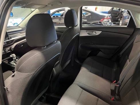 Used 2023 Kia Forte LXS FWD image 17
