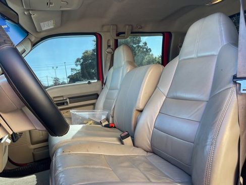 Used 2009 Ford F250 Lariat image 7
