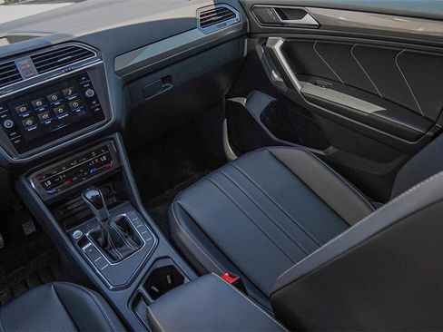 New 2024 Volkswagen Tiguan SE image 28