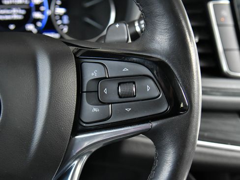 Used 2024 Buick Enclave Premium image 34