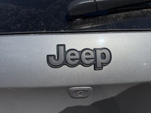 Used 2015 Jeep Cherokee Trailhawk w/ Comfort/Convenience Group AWD/4WD image 22