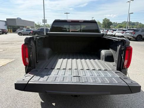 Used 2023 GMC Sierra 1500 SLT w/ SLT Premium Plus Package AWD/4WD image 37