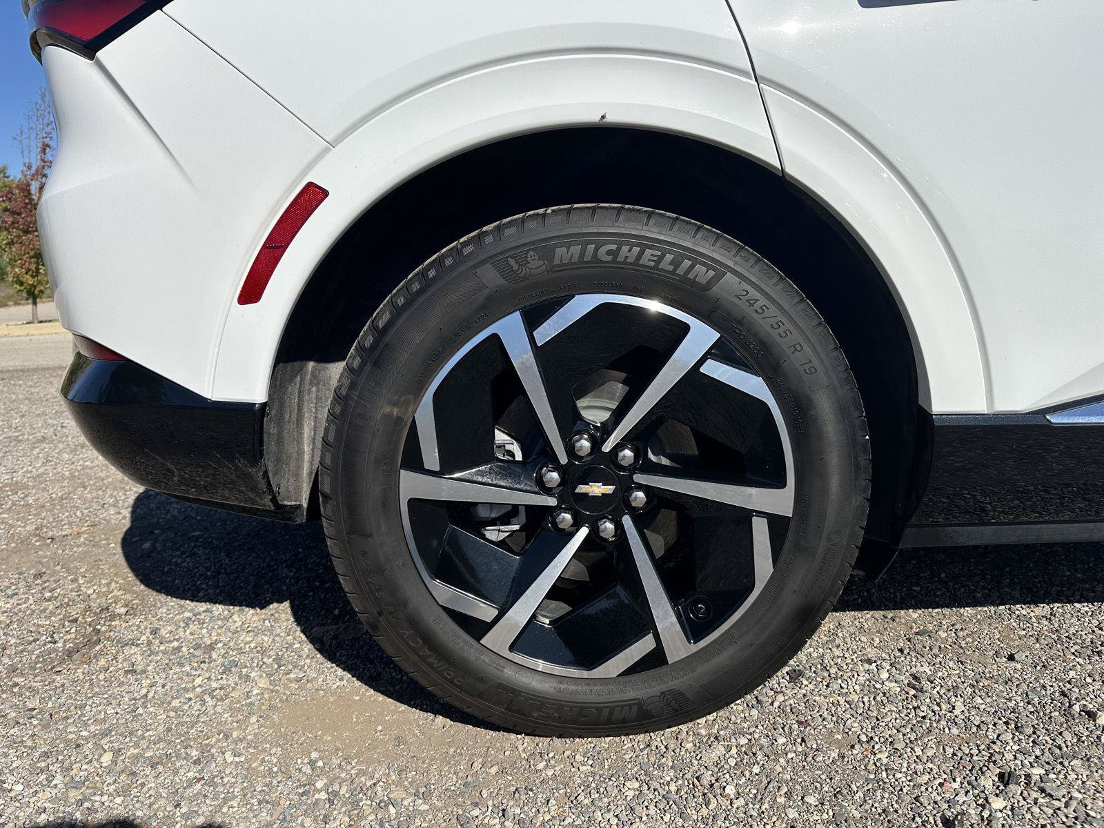 Certified 2025 Chevrolet Equinox EV LT w/ Convenience Package FWD image 4