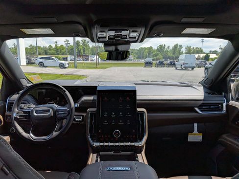 New 2026 GMC Yukon Denali Ultimate AWD/4WD image 22