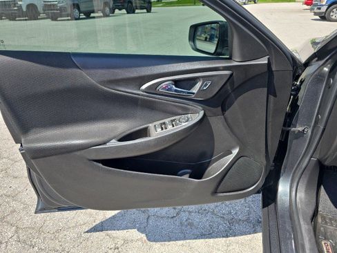 Used 2016 Chevrolet Malibu LT image 15