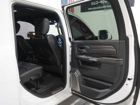 Used 2019 RAM 3500 Limited image 33