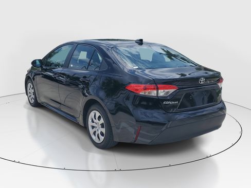 Used 2024 Toyota Corolla LE FWD image 5