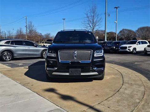 Used 2019 Lincoln Navigator L Reserve image 4