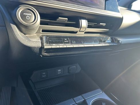 Used 2024 Toyota Prius LE image 33