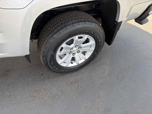 Used 2020 Chevrolet Colorado LT w/ Safety Package image 35