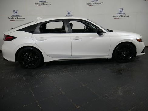 Used 2023 Honda Civic Sport image 4